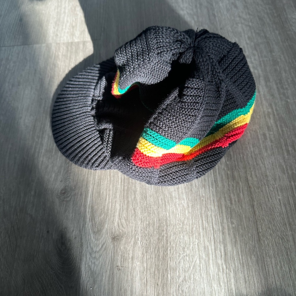Jamaican Rasta Beanie - Picture 2 of 4